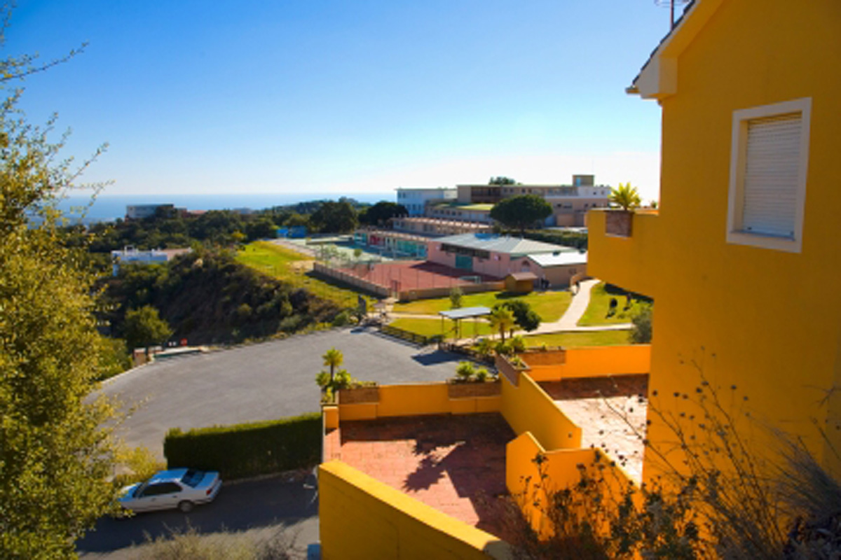 La Floresta de la Mairena is a new Taylor Wimpey residential development set near the village of Elviria and its beach, very close to Marbella, Malaga. La Floresta de la Mairena is set in beautiful surroundings which have been declared a natural biosphere reserve by UNESCO. The development benefits from stunning views towards the oak and pine forest as well as towards the sea. La Floresta de la Mairena is a new Taylor Wimpey residential development set near the village of Elviria and its beach, very close to Marbella, Malaga. La Floresta de la Mairena is set in beautiful surroundings which have been declared a natural biosphere reserve by UNESCO. The development benefits from stunning views towards the oak and pine forest as well as towards the sea.