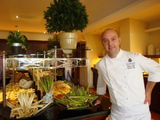 Thomas Kahl, chef of the restaurant Es Fum Hotel St. Regis Mardavall winning a Michelin star. Thomas Kahl, chef of the restaurant Es Fum Hotel St. Regis Mardavall winning a Michelin star.