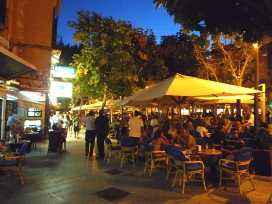Enjoying an evening drink al fresco, Palma credit: seemallorca.com Read more: http://www.seemallorca.com/serving-hours-extended-for-terrace-bars-in-palma.html#ixzz1xkvHame0 Enjoying an evening drink al fresco, Palma credit: seemallorca.com Read more: http://www.seemallorca.com/serving-hours-extended-for-terrace-bars-in-palma.html#ixzz1xkvHame0